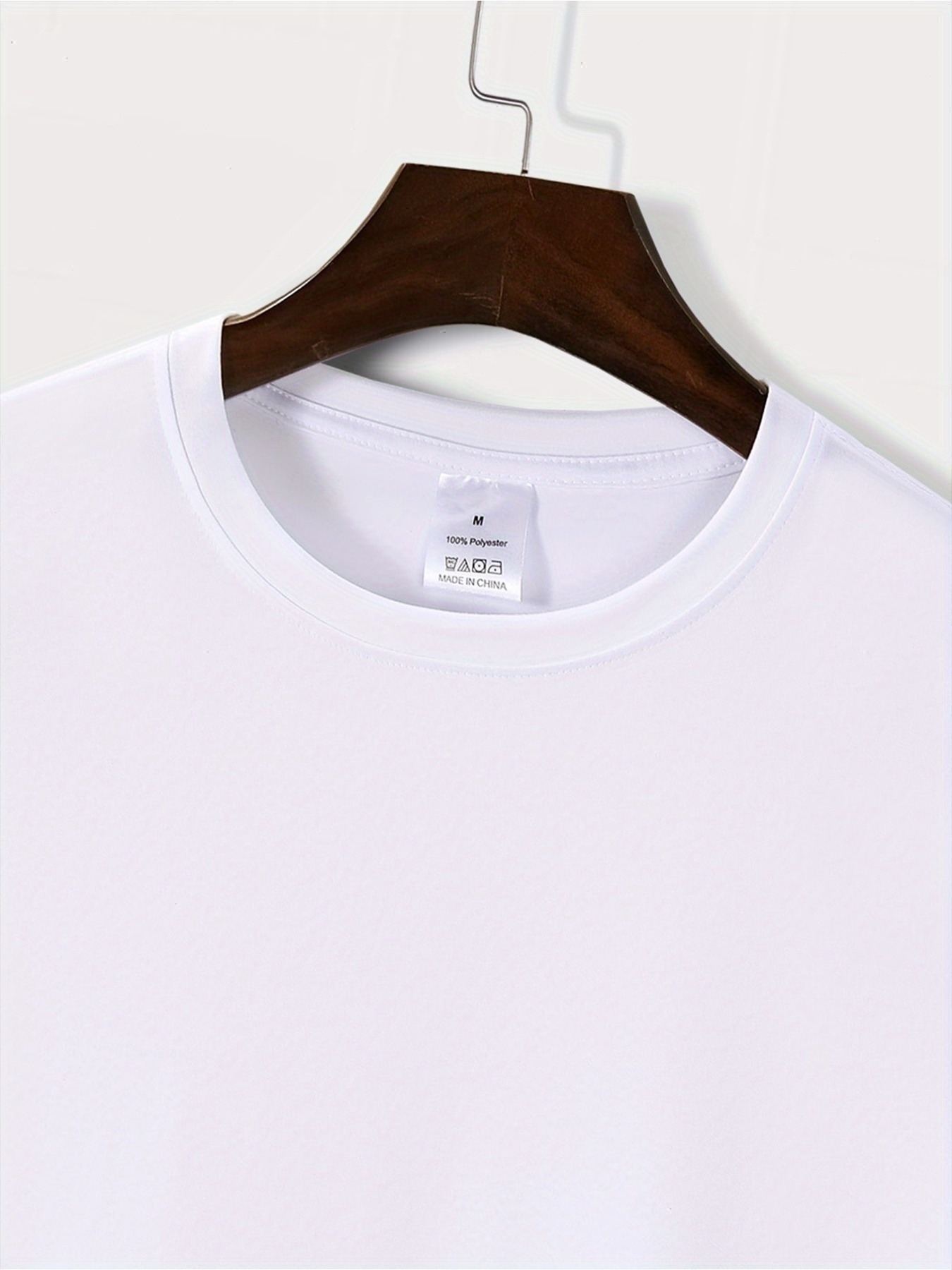 The men's short-sleeved shirt  - Summer Clothing Must Haves recension och pris
